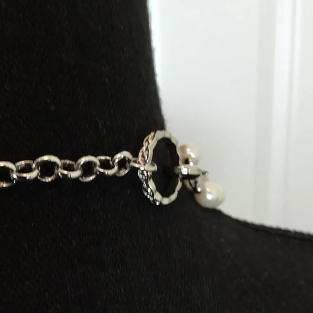 (3/$20) Faux Pearl 3 strand silver tone necklace